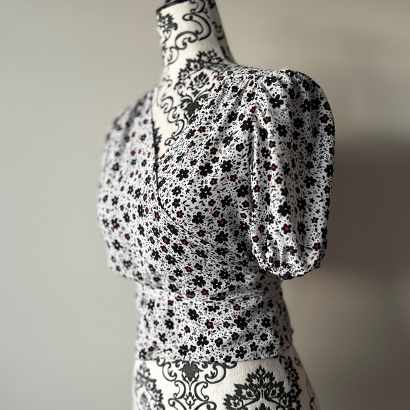 Zara Floral Wrap Crossover Crop Top Shirt Blouse Short Sleeve White Black Red S - Picture 5 of 8